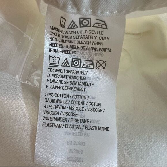 New Isaac Mizrahi! Tall 24/7 Stretch Cargo Ankle Pants in White | Size Tall 16 - Picture 7 of 10